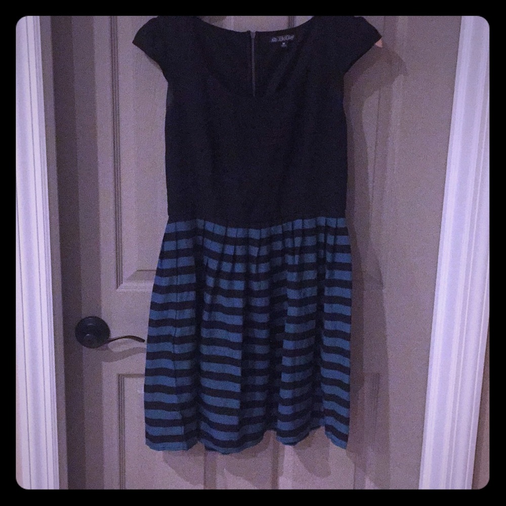 Cap sleeved dress